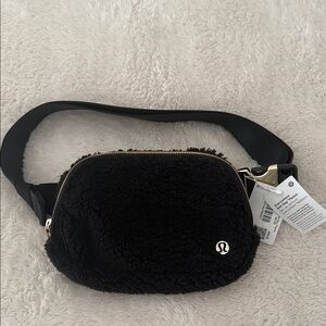 lululemon athletica Black Fleece Crossbody Bag